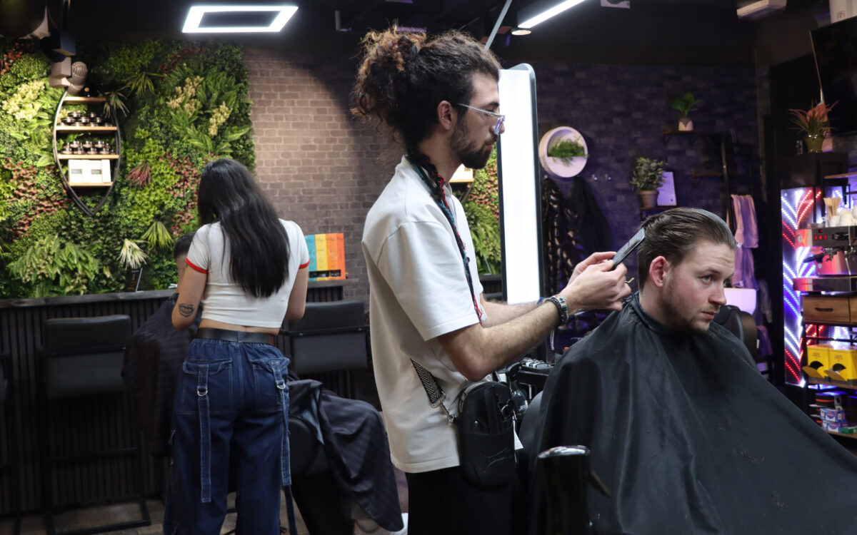 haircuts for senior men in Amsterdam